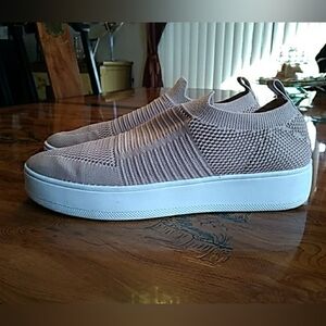 Women's Beige Knitted Sneakers By Steve Madden Sz 9